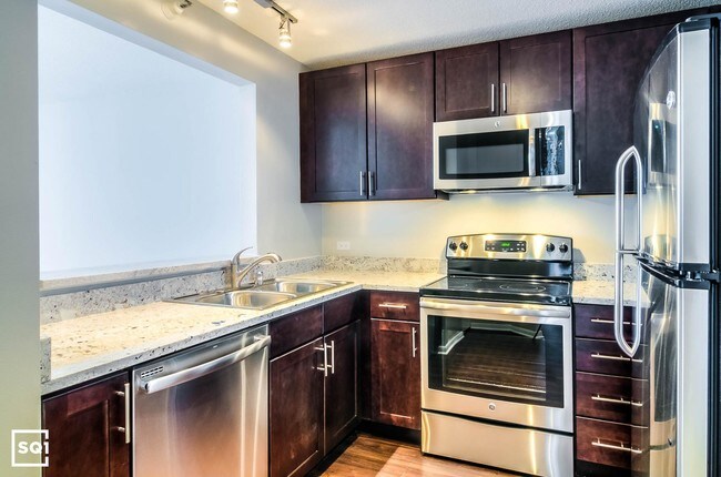 Building Photo - LAKESHORE EAST: Panoramic Views!