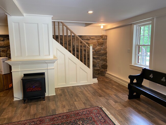 Building Photo - 95 Saybrook Rd