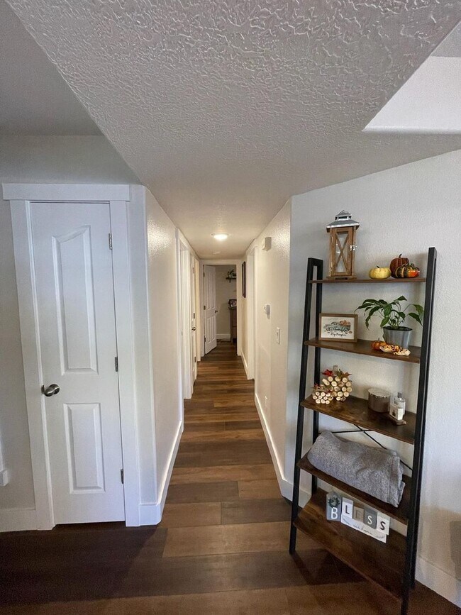 Building Photo - 2 bedroom condo