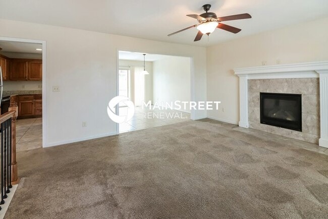 Building Photo - 4 Bedroom Pet-Friendly Home in Raymore, MO...
