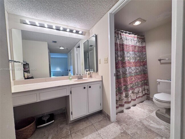 Building Photo - 290 174th St St