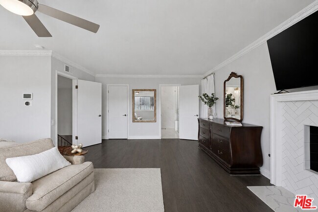 Building Photo - 5507 Bluebell Ave