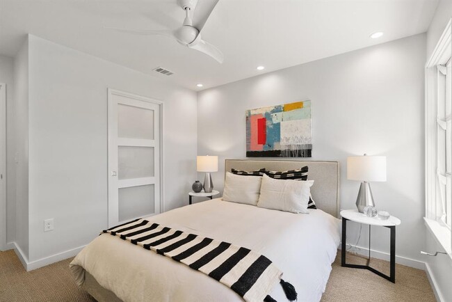 Building Photo - 5706 Highland Hills Cir