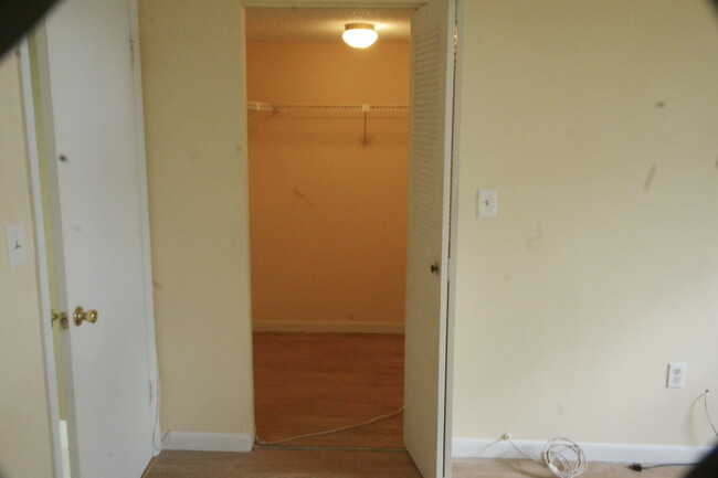 Walk in closet in Master Bedroom - 1830 N Lauderdale Ave