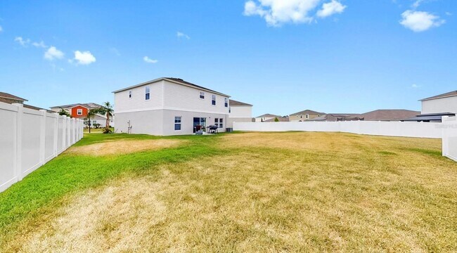 Building Photo - Spacious 5bed - With Amenities!