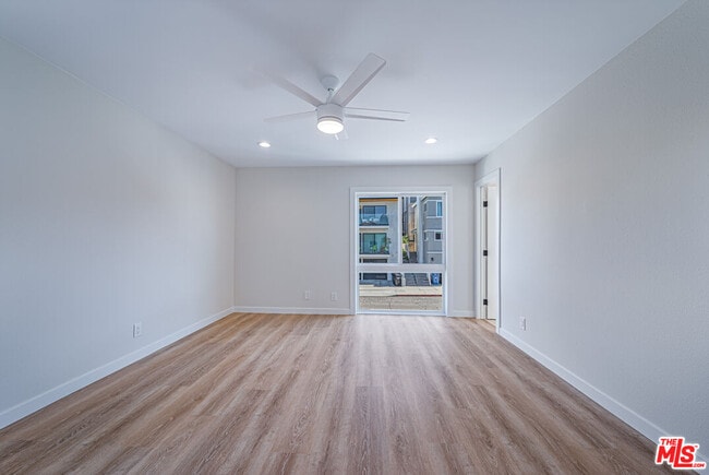 Building Photo - 1125 Manhattan Ave