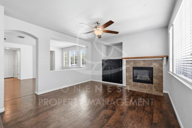 Building Photo - 1070 Sierra View Cir