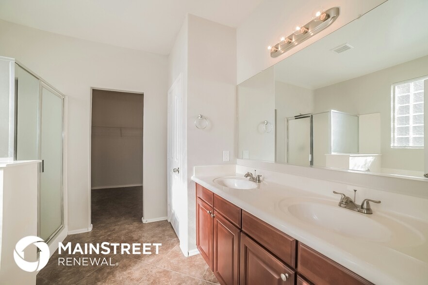 Building Photo - 15651 W Cameron Dr