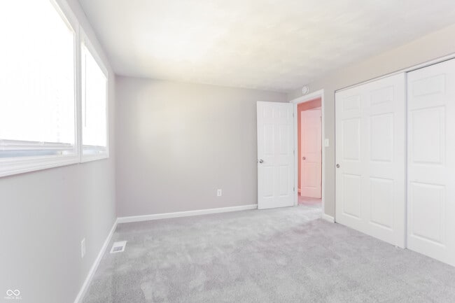 Building Photo - 2313 Bernie Dr