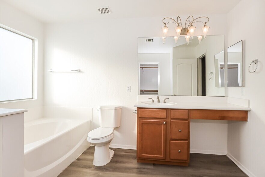 Building Photo - 7506 S 14th St