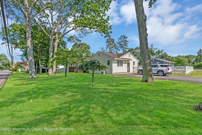 Building Photo - 410 Wells Ave