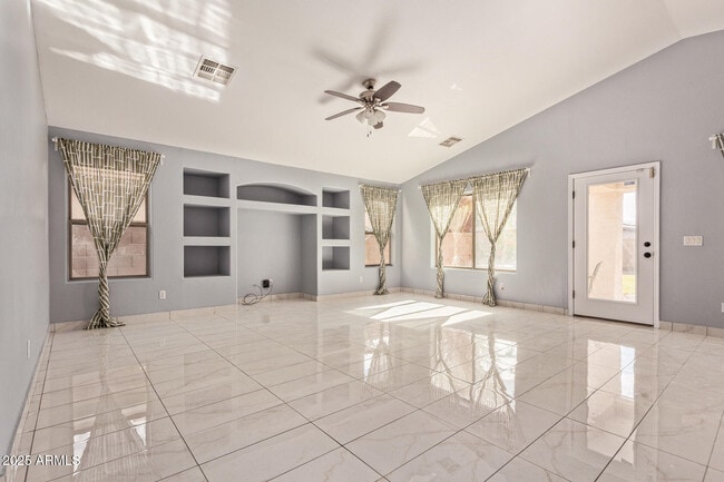 Building Photo - 5023 W Lynne Ln