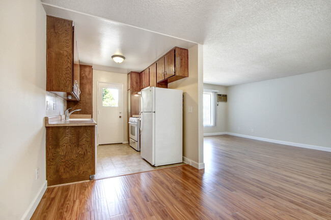 Building Photo - 3415 McLaughlin Ave in Mar Vista!  Steps t...