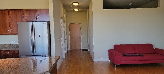 Building Photo - 5401 S Park Terrace Ave