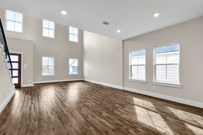 Building Photo - 4922 Dry Creek Rd