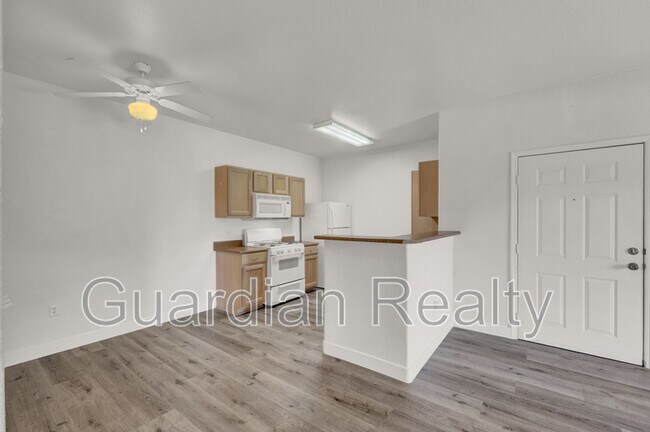 Building Photo - 8250 N Grand Canyon Dr