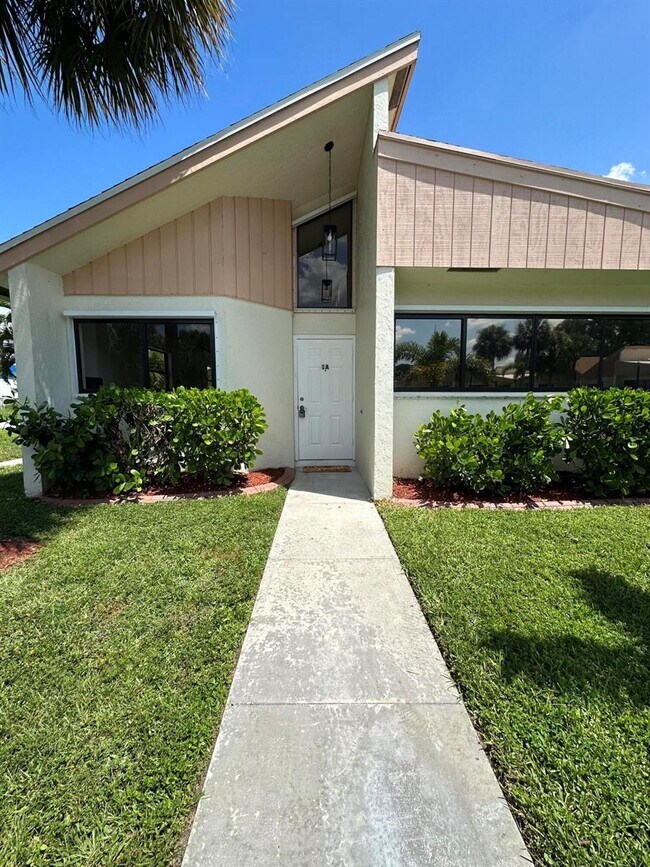 Building Photo - 188 Sparrow Dr