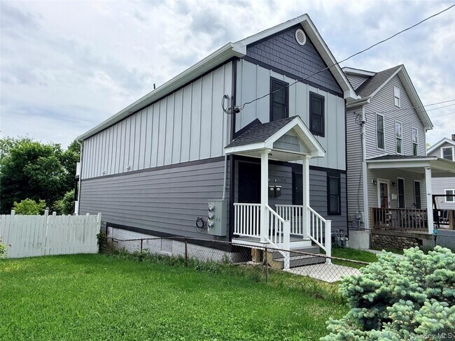 Building Photo - 268 Carpenter Ave