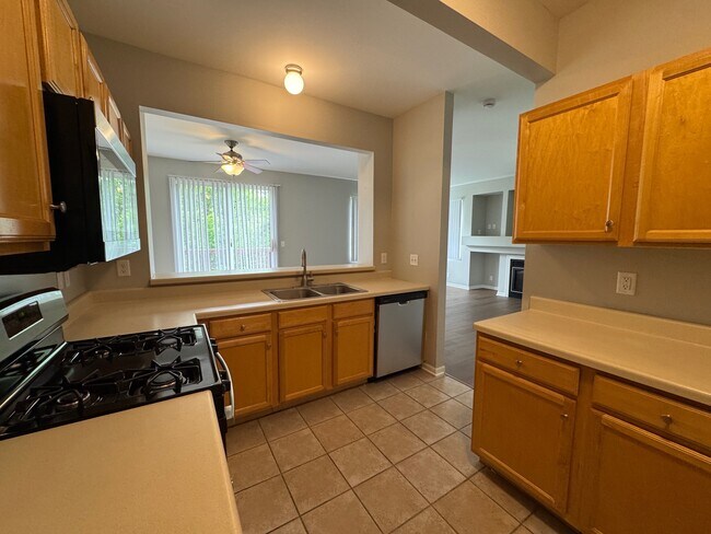 Building Photo - 6251 Commonwealth Dr