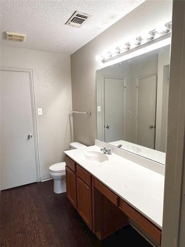 Building Photo - 725 Kingston Dr