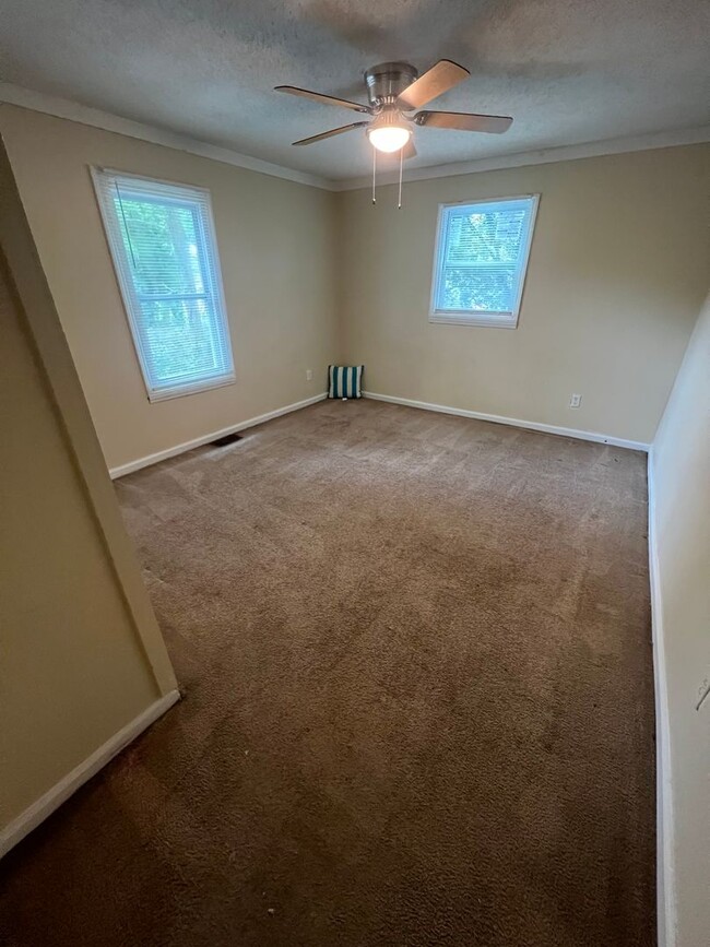 Building Photo - 2 Bed House! DEPOSIT-FREE Renting option t...