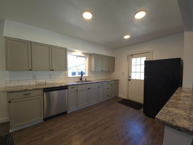 Building Photo - Old house charm with modern upgrades