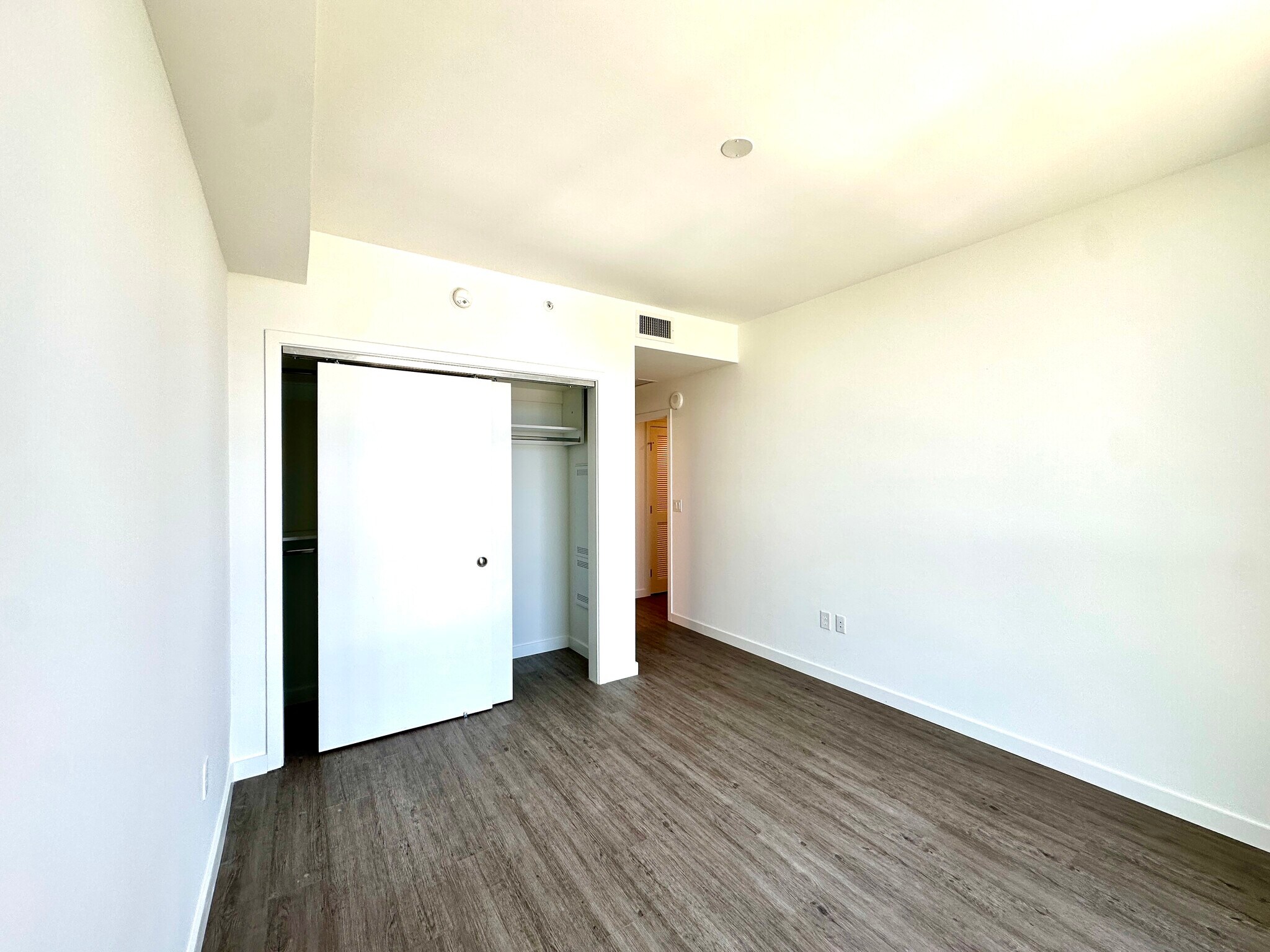 Building Photo - 133 NE 24th St