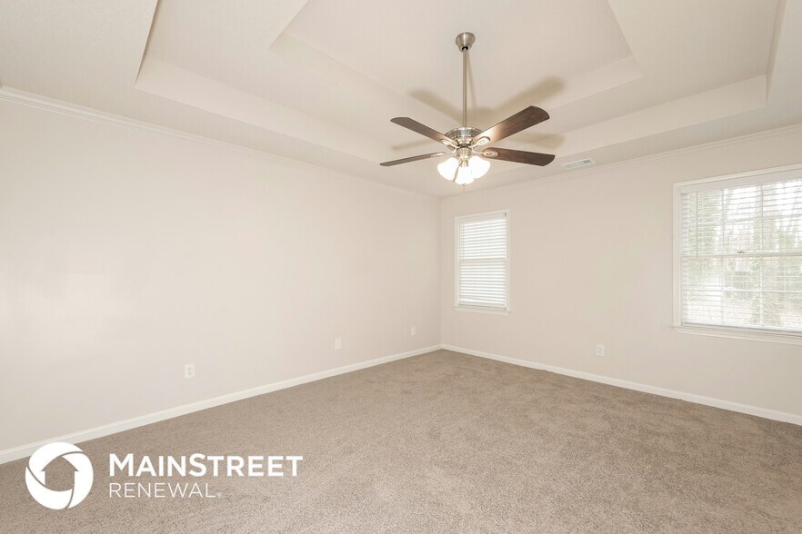 Building Photo - 2202 Independence Dr SW