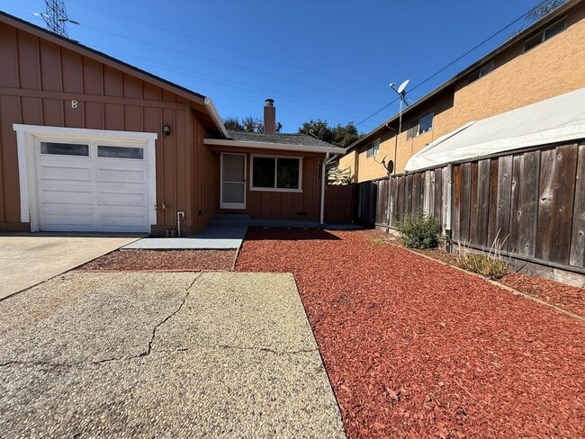Primary Photo - 16865 Barnell Ave