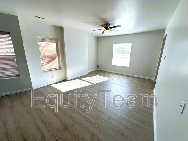 Building Photo - 6012 Prentice St