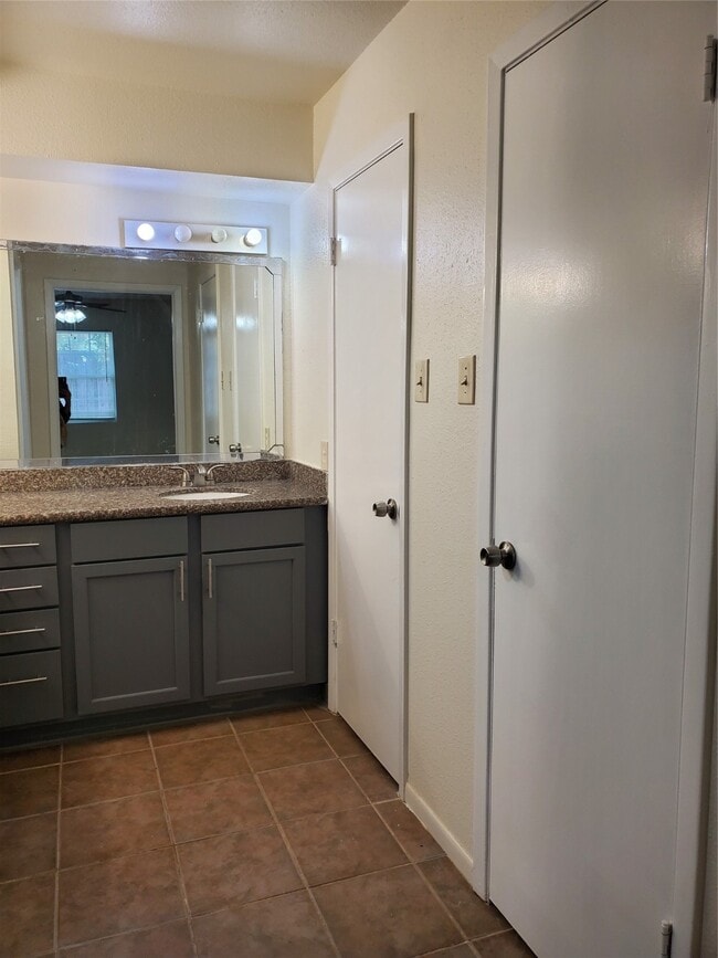 Building Photo - 10906 Nobility Dr