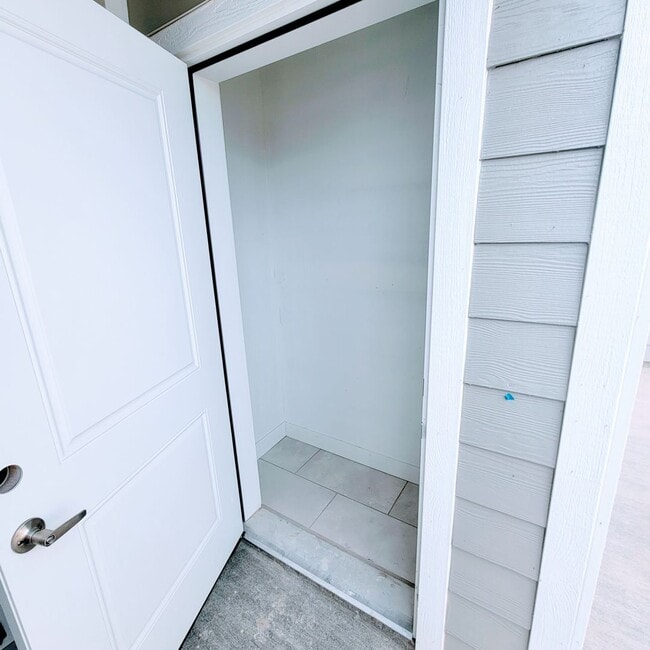 Building Photo - Phenomenal GORGEOUS HOME!!