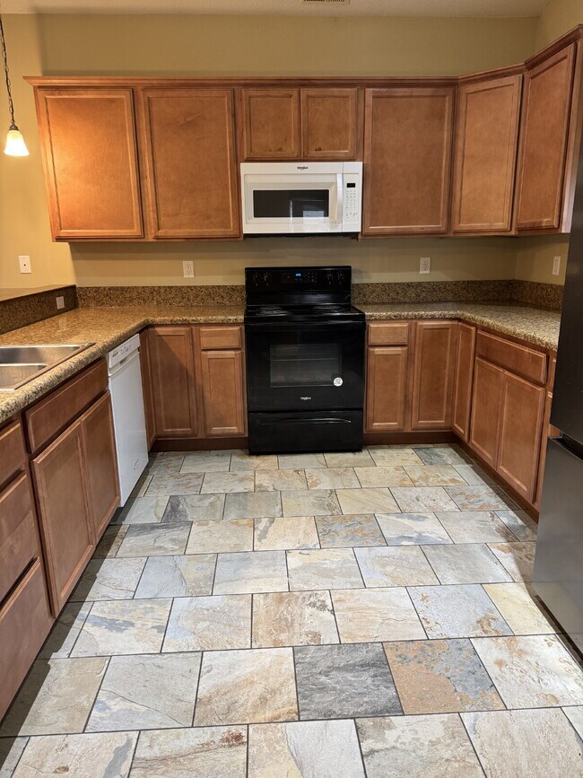 Building Photo - 156 Walnut Heights Ln