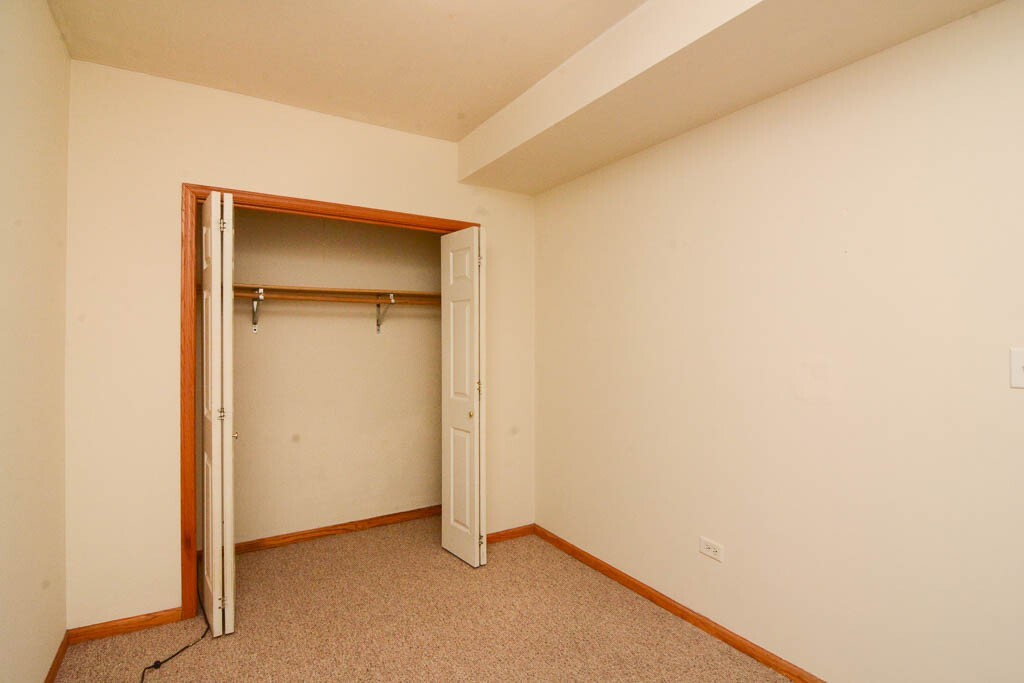Building Photo - 920 N Paulina St