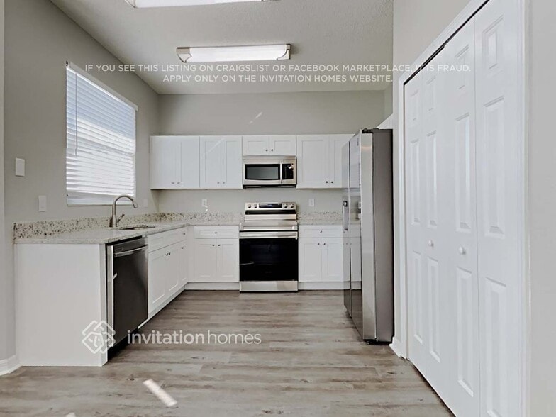 Building Photo - 1060 Grand Canyon Dr