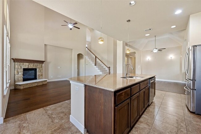 Building Photo - 213 Southern Cross Dr