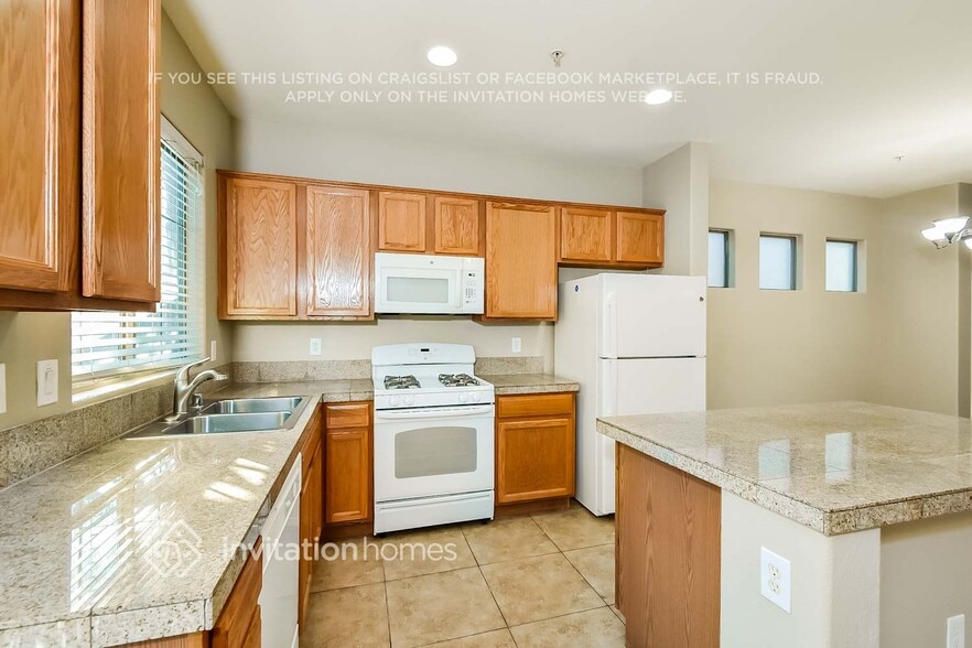 Building Photo - 739 Tree Vista Ct