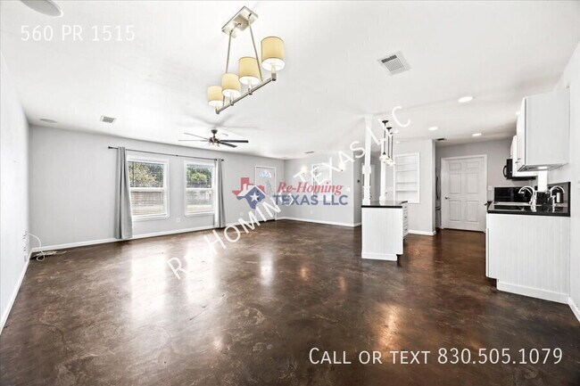 Building Photo - 560 Private Rd 1515