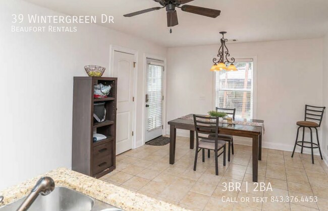 Building Photo - 39 Wintergreen Dr