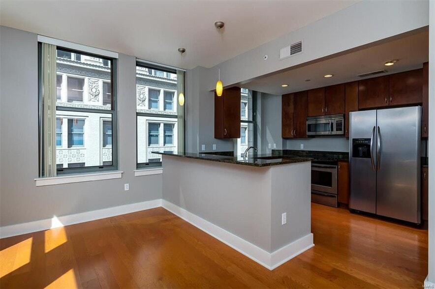 Building Photo - 314 N Broadway