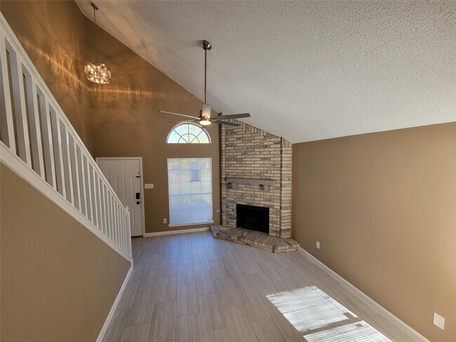 Building Photo - 5718 Fargo Dr