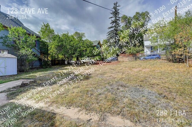 Building Photo - Rancher in Manitou!