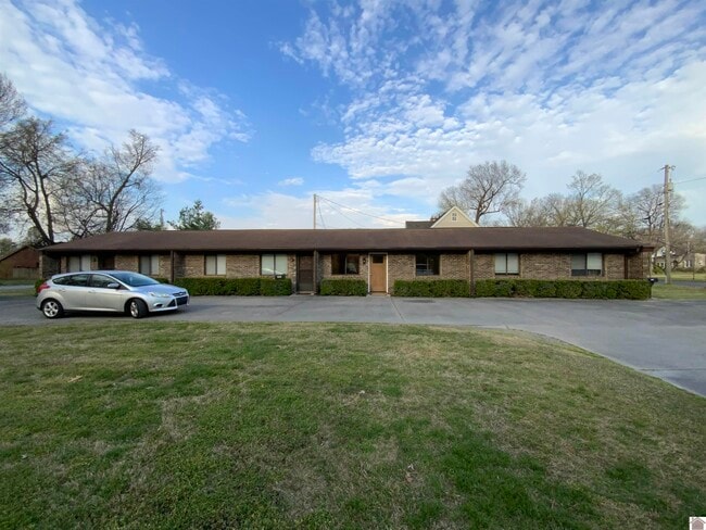 Building Photo - 200 N 31st St