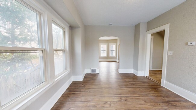 Building Photo - Lease to own! 5 bedroom/1 bath, Old Brooklyn.