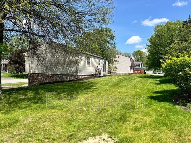 Building Photo - 110 Leatherbark Rd