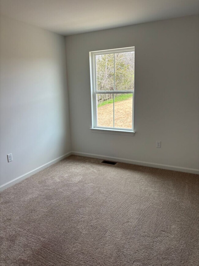 Building Photo - New Build! 3 Bedroom, 2.5 Bath NOW AVAILABLE!