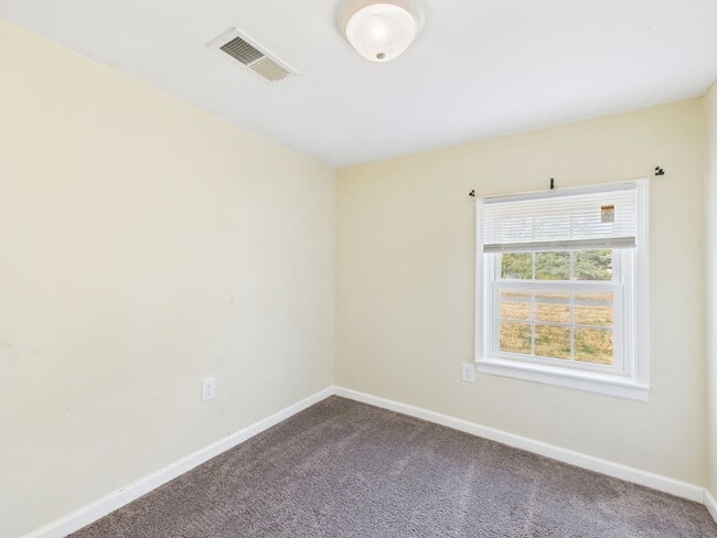 Building Photo - 604 W Vine St