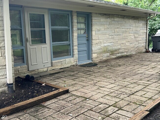 Building Photo - 5648 Rolling Ridge Rd