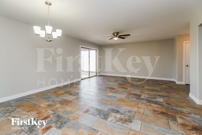 Building Photo - 873 W Desert Seasons Dr