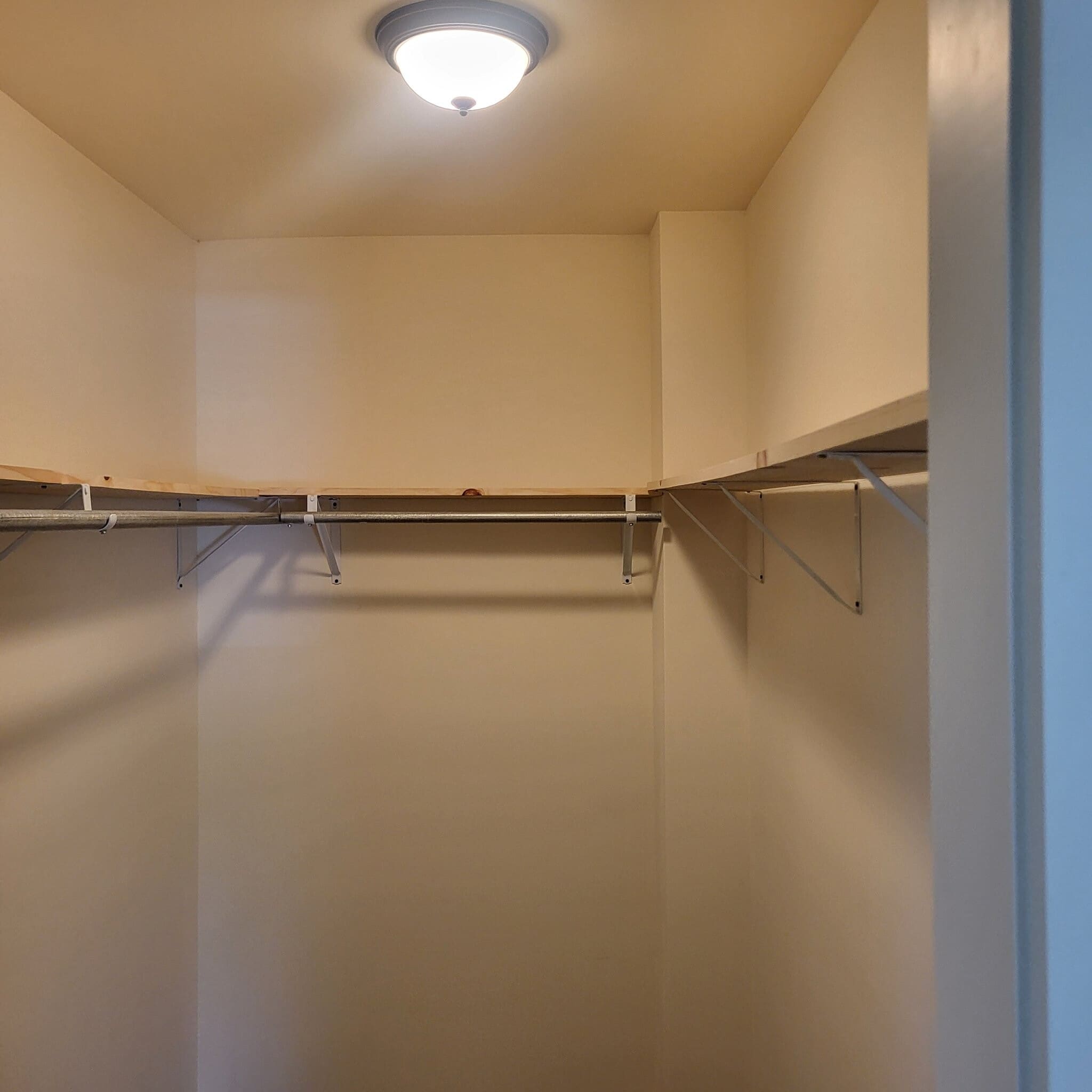 Building Photo - 968 Chicago Ave